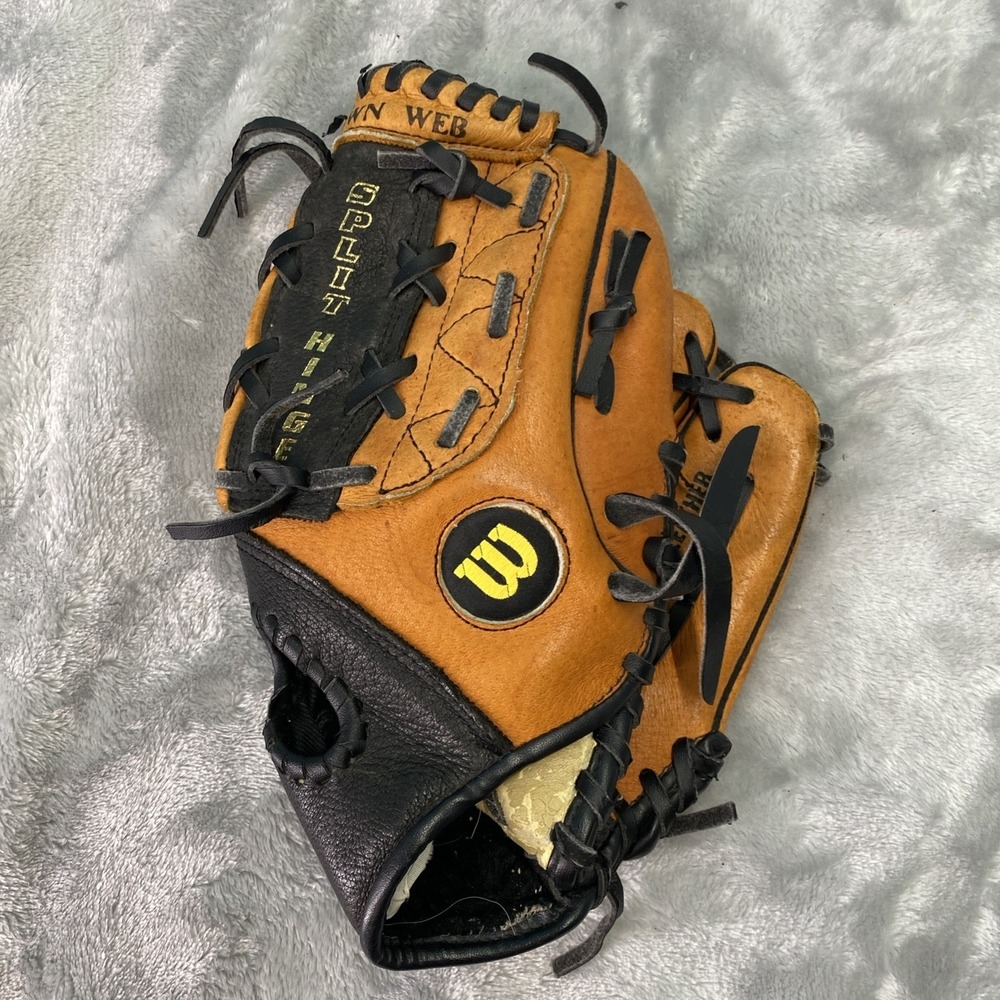 Wilson A2495 10" T-Ball Baseball Glove Kids Brown Black Leather Sport Equipment